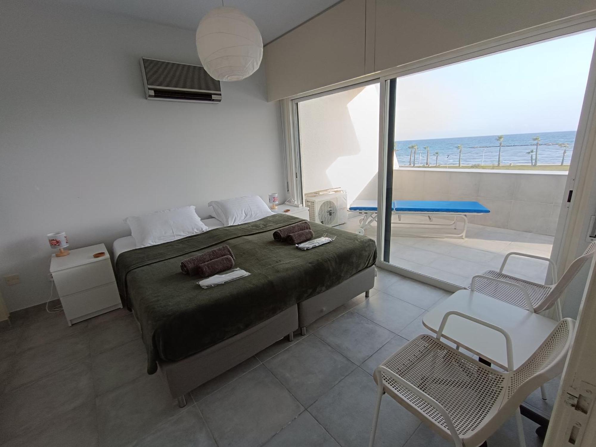 Julie'S Beach House Voroklini Exterior foto